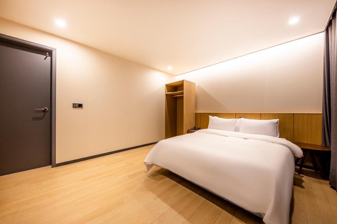 Benikea Hotel Чеонан Екстериор снимка